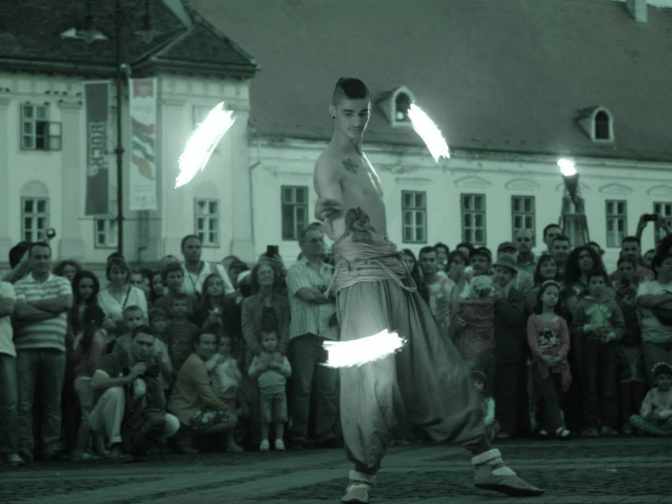 ogneno-show-3.jpg